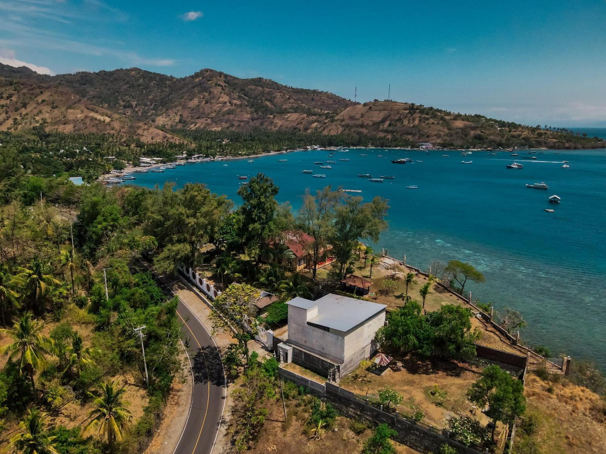 Villa Gili View By Maza à Teluknarat Extérieur photo